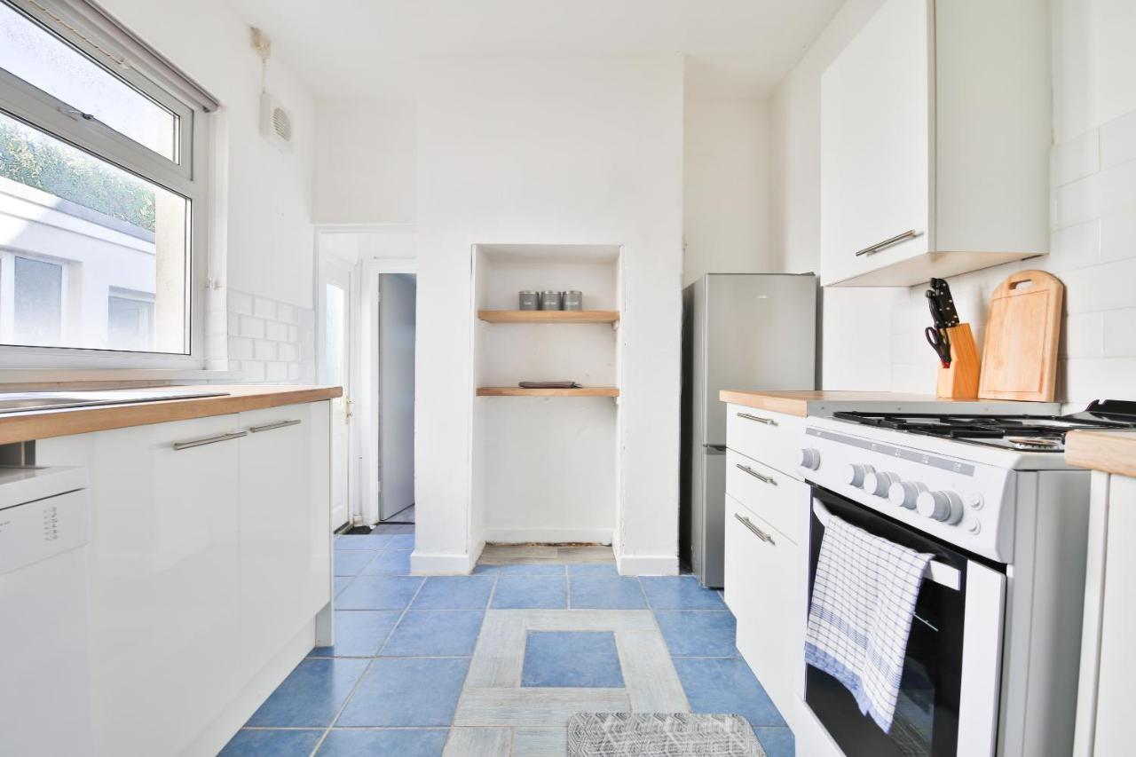Spacious 3 Bedroom Close To Cardiff City Centre Exterior photo